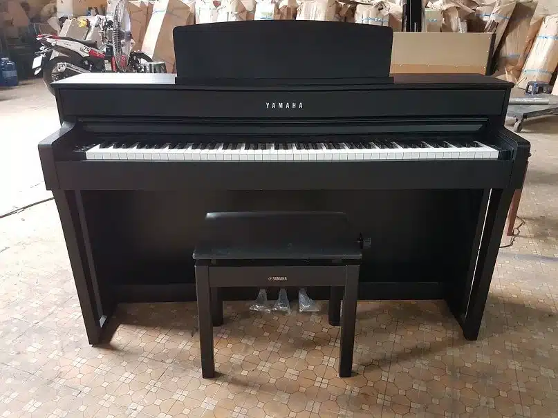2-yamaha-clp-645_master