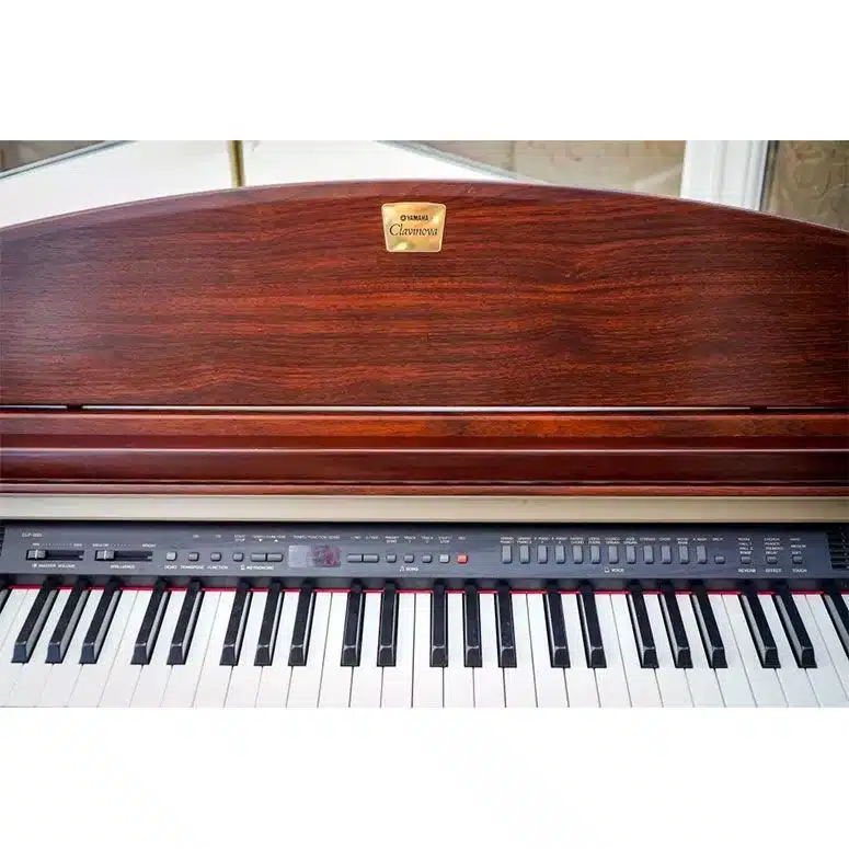 1-piano-dien-yamaha-clp-950r_0e8cb1e68f404a83a39fc1b4ed71905f_master