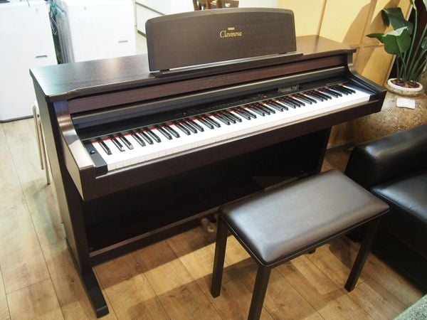 Đàn piano Yamaha CLP 156