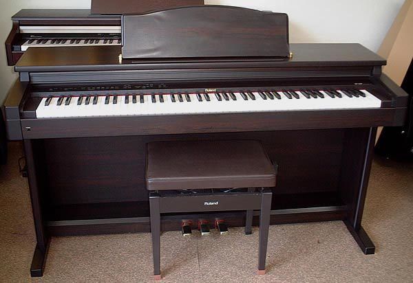 Roland HP 2800 là một trong những cây đàn nổi bật của thương hiệu Roland