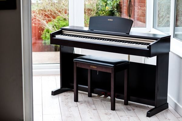 Yamaha YDP 151 có kiểu dáng nhỏ gọn, âm thanh trung thực